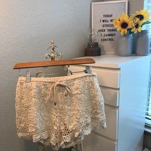 Cream and lace detailed summer shorts